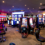 Banijay développe un réseau de casinos pour diversifier ses activités de divertissement.