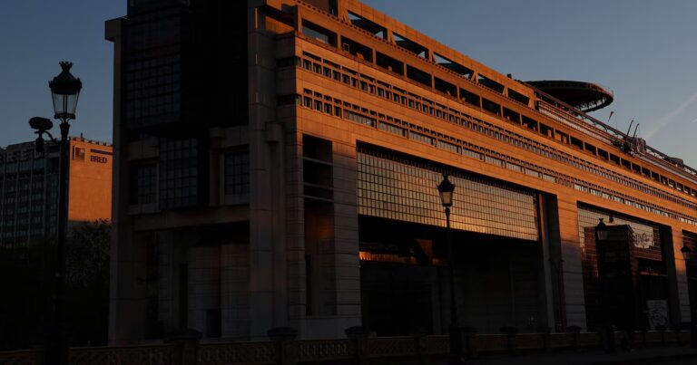 Finances publiques : un expert souligne l’illusion de contrecarrer l’arithmétique budgétaire.