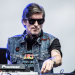 Mort de Kavinsky, DJ français connu pour le tube « Nightcall », choque le milieu musical.