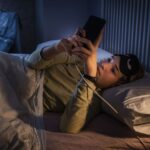 Couvre-feu numérique pour les 16-17 ans : nouvelles restrictions sur les réseaux sociaux au Royaume-Uni.
