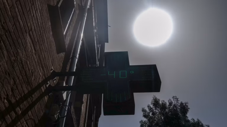 Canicule : 43 °C dans le Sud-Ouest, 23 départements placés en vigilance orange.
