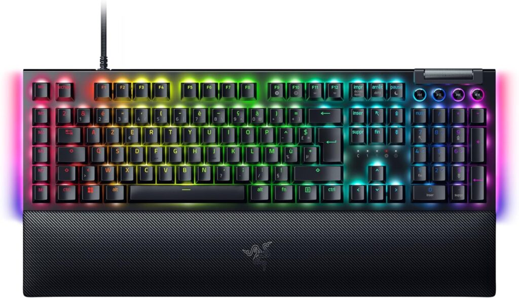 Razer BlackWidow V4 Chroma : Clavier mécanique AZERTY avec commutateurs verts et macros dédiées
