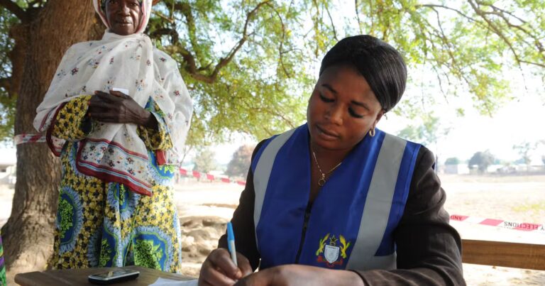 Le Ghana adopte des titres d’identité biométriques pour réduire les fraudes électorales.