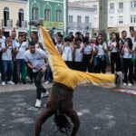 Salvador de Bahia, reconnue comme la capitale afro du Brésil, célèbre son patrimoine culturel.