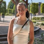 Justine, 18 ans, obtient son permis après 70 heures de bénévolat à la ville.