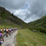 Absence de spectateurs au col de Sarenne lors du dernier col du Tour de France.