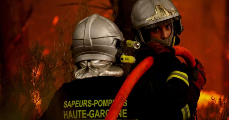 Incendies : Macron active une cellule de crise face à la progression des flammes vers Bordeaux.