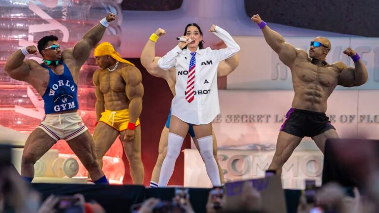 Katy Perry attire 15 000 fans à LuxExpo, créant une ambiance nostalgique lors de son concert.