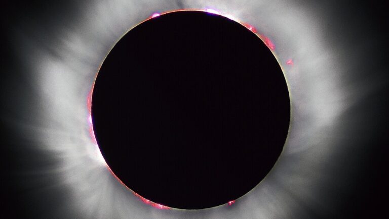 Éclipse solaire : recommandations pour une observation sécurisée en France