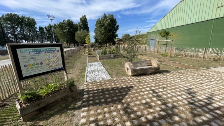Parcours sensoriel pieds nus à la Citadelle de Calais : une expérience immersive à découvrir.