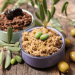 Guide pratique pour réussir un apéritif provençal avec des recettes et des astuces.
