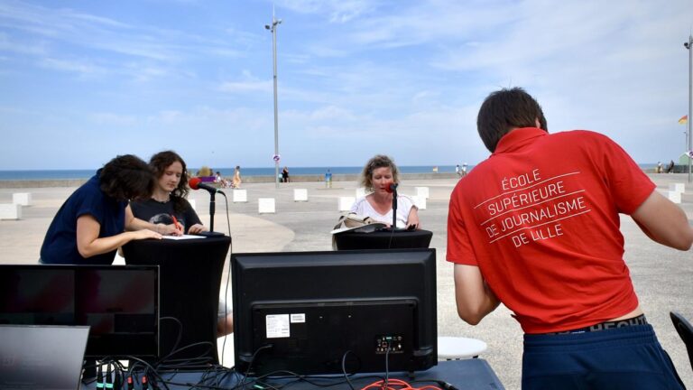 Berck : L’ESJ de Lille forme sur la lutte contre la désinformation avec son News truck