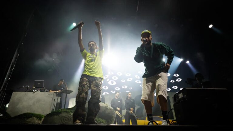 Bigflo & Oli se produisent aux Nuits secrètes, soulignant la popularité des concerts du Nord.