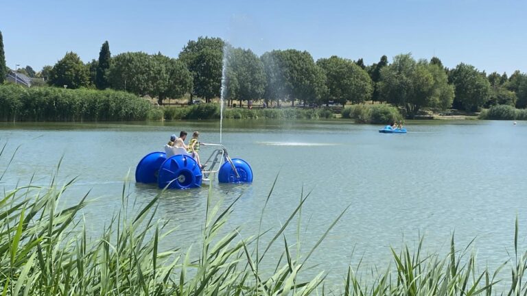 Hénin-Plage attire déjà les visiteurs malgré la chaleur estivale.
