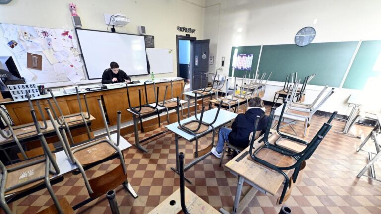 Réforme des pensions : des enseignants risquent de perdre des droits acquis en France.