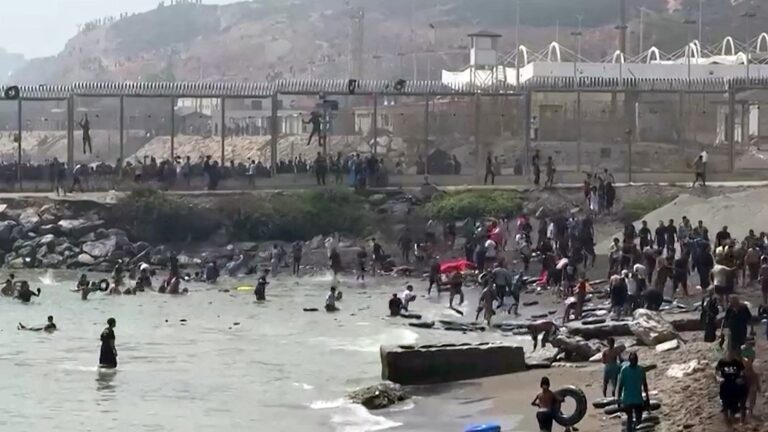 Urgence humanitaire en Espagne face à l’afflux massif de migrants.
