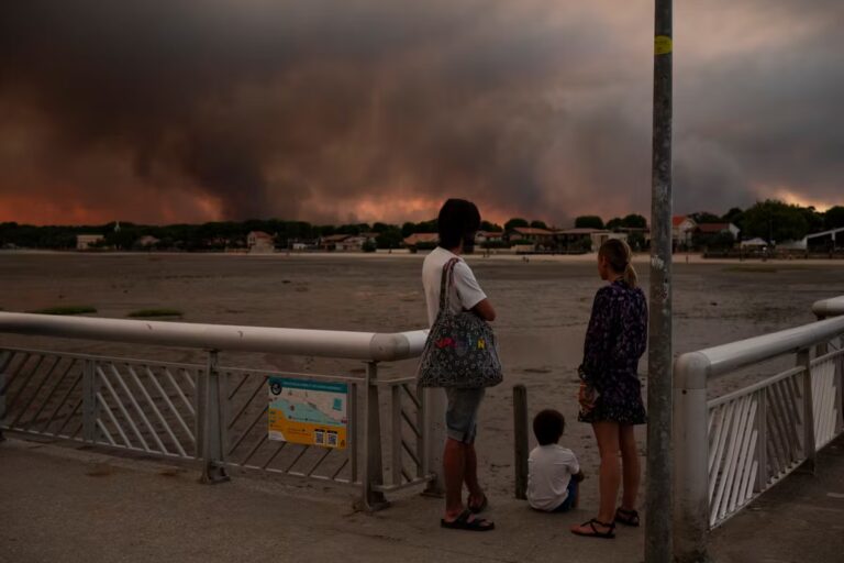 Incendie en Gironde : évacuation de la presqu’île du Cap-Ferret en cours.