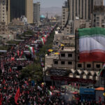 Frappes américaines : l&rsquo;Iran accuse Washington de perturber les obsèques de Khamenei.