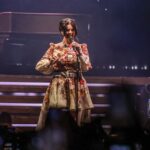 Lana Del Rey annonce la sortie de deux albums après une longue attente.