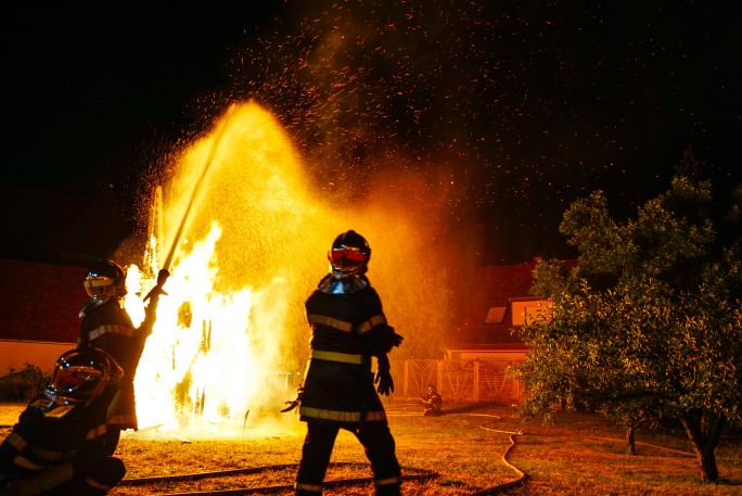 Incendies : l’AMF met en place un fonds de soutien pour les communes sinistrées