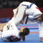 Betty Bonnet, championne du monde de ju-jitsu, partage son expérience et ses techniques.