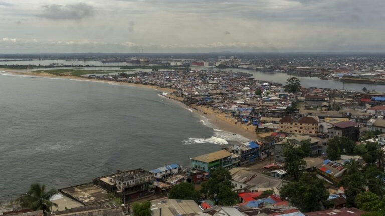 Liberia : des sénateurs critiquent la gestion d’une enquête sur une saisie de cocaïne