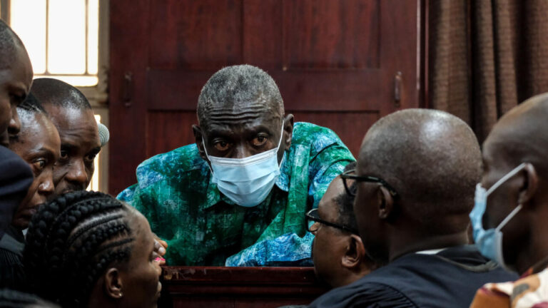 Procès de Kizza Besigye : l’Ouganda accusé d’instrumentaliser le système judiciaire