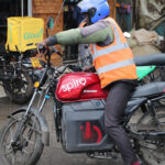 La croissance des ventes de motos électriques en Afrique liée à la guerre en Iran