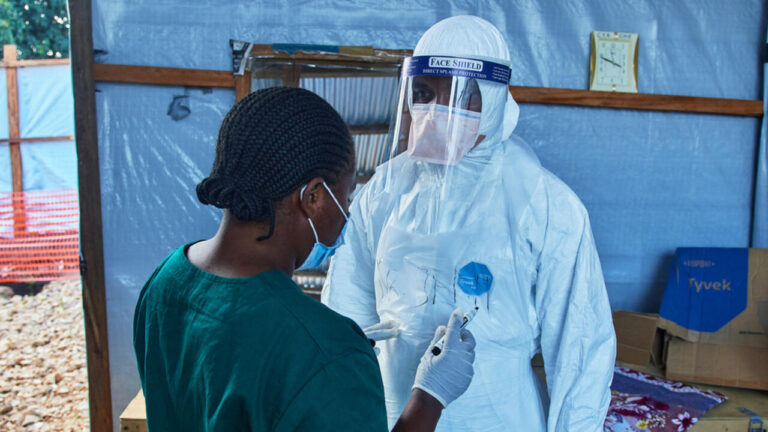 Bilan de l’épidémie d’Ebola en RD Congo : plus de 600 décès, selon l’OMS.