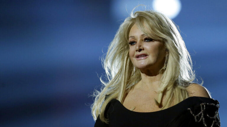 La chanteuse pop galloise Bonnie Tyler décède à 75 ans, selon des sources proches.