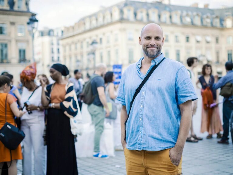 Féministes et enfantistes en France : un moment de tensions sur les droits sociaux