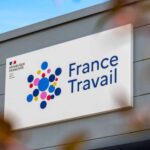Allocations chômage gelées pour la première fois depuis une décennie en France.