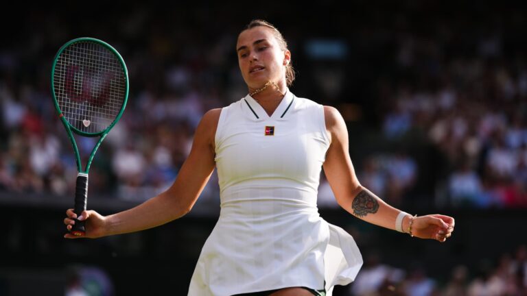 Sabalenka déclare vouloir être « bourrée » après son élimination à Wimbledon en 8e de finale