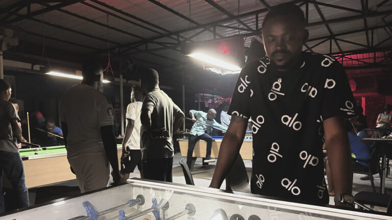 Football en RDC : Le baby-foot s’impose sur les terrains en miniature du pays.