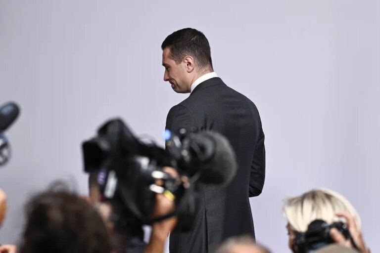 Jordan Bardella souligne les failles sous la banquise et leurs implications pour l’électorat.