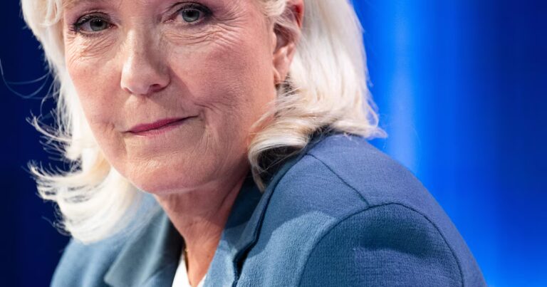 Le Pen déclare impossible de faire campagne pour la présidentielle avec un bracelet électronique.