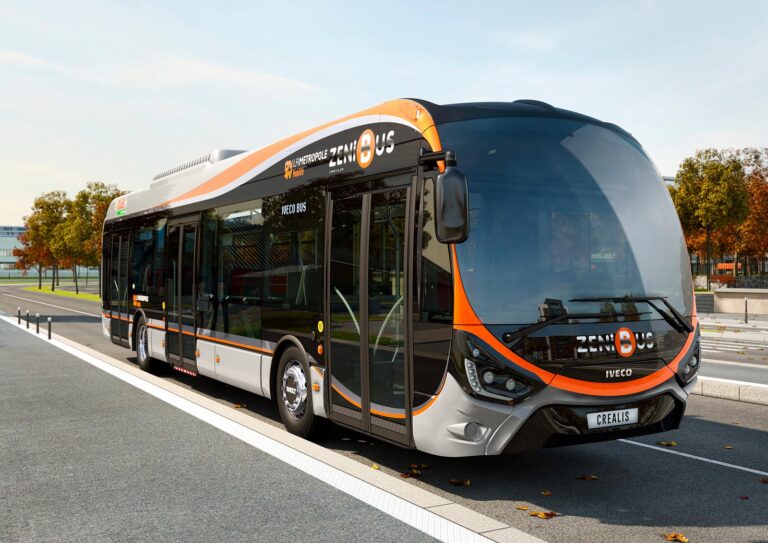 Inauguration du prolongement du ZENIBUS à [ville ou région] pour améliorer le transport public.