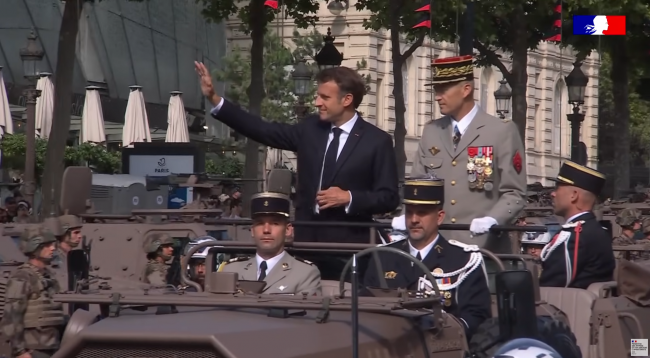 14 Juillet : Les présidents français utilisent le défilé pour des messages politiques clairs