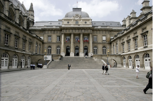 Le Pen, Bayrou et Mélenchon devant les juges : trois parcours judiciaires distincts.