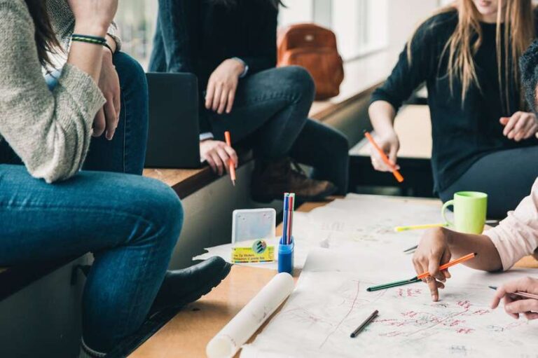 Un nouvel actionnaire entre à l’ISE, modifiant la dynamique du secteur financier.