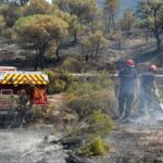 Incendie maîtrisé dans le Var : 130 hectares brûlés, quatre pompiers blessés.