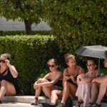 Les vacanciers fuient la chaleur du sud de l&rsquo;Europe pour les côtes bretonnes et les montagnes du Jura.