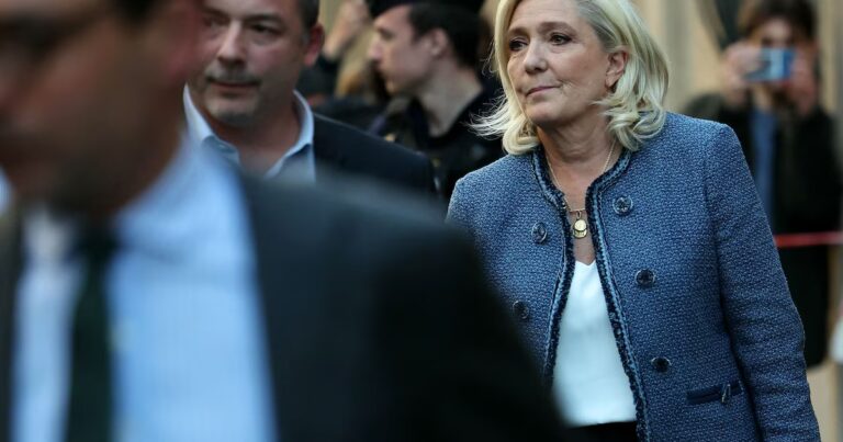 Critiques et rebondissements : une journée mouvementée pour Marine Le Pen.