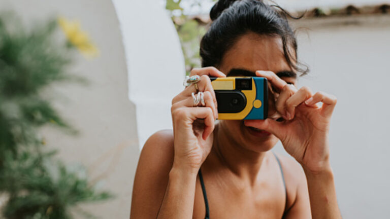 Appareil photo jetable : une solution économique pour immortaliser des souvenirs durables.