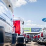 Ford réengage plus de 300 employés après une révision de sa stratégie IA.