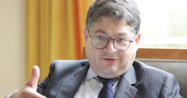 L’Europe mise sur l’énergie renouvelable à Kiev, Mykolaïv et Odessa selon Pierre Heilbronn.