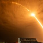 SpaceX utilise un fusée éprouvée pour lancer des satellites Starlink en orbite.