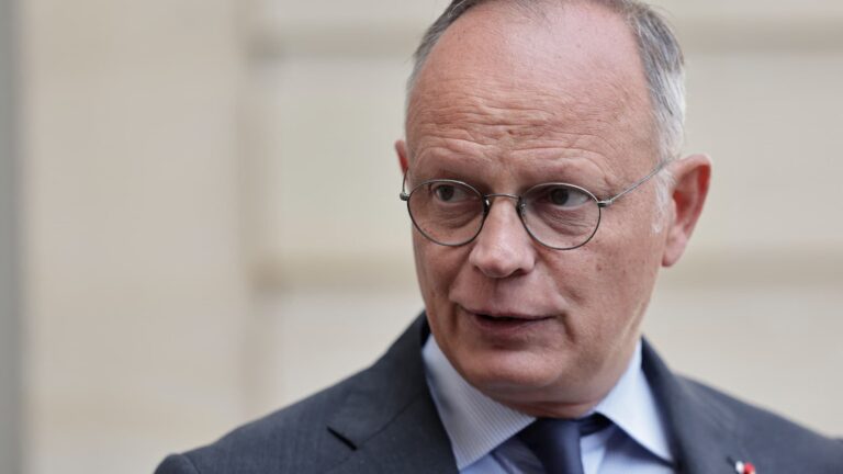 Philippe lance sa campagne présidentielle : rencontre avec Attal et Retailleau au premier meeting.