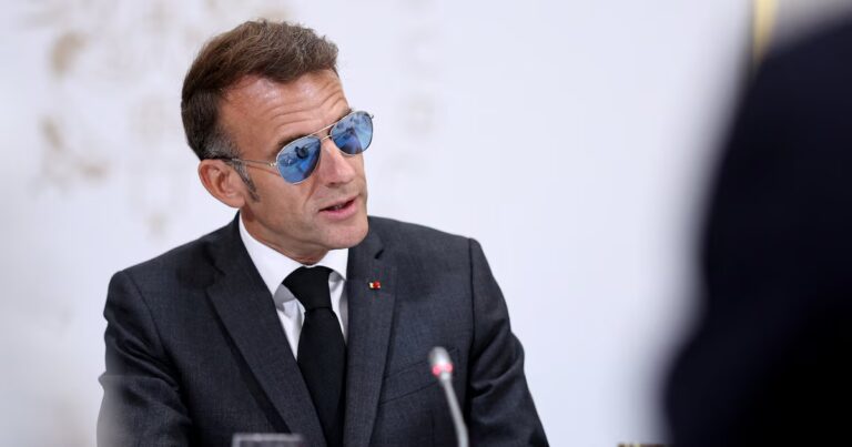 Emmanuel Macron face à la Coupe du monde : Olivier Faure critique Radio Nova