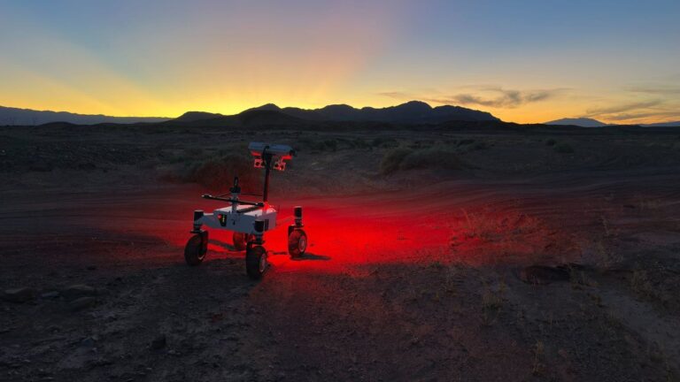 NASA teste un prototype avancé de rover martien dans le désert californien (vidéo)